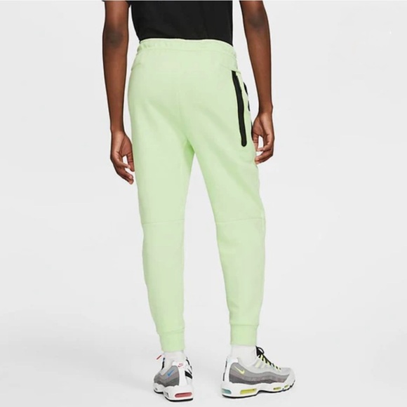 Nike Sportswear Tech Fleece Jogger Pants Lime Ice Black Size L - Picture 2 of 12